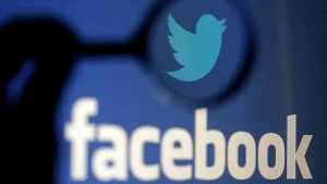 Facebook et Twitter s’en prennent à Trump qui minimise la COVID-19